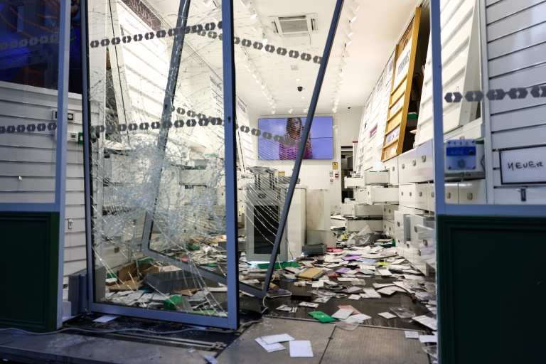 Un magasin pillé à Lille, le 18 octobre 2026