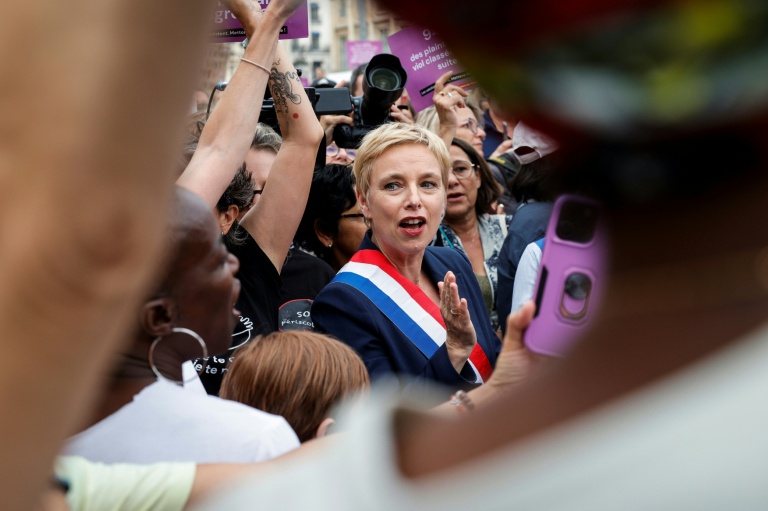 La députée du groupe Écologiste et Social Clémentine Autain participe à une manifestation contre les violences sexuelles devant le ministère de la Justice, le 7 septembre 2026, à Paris