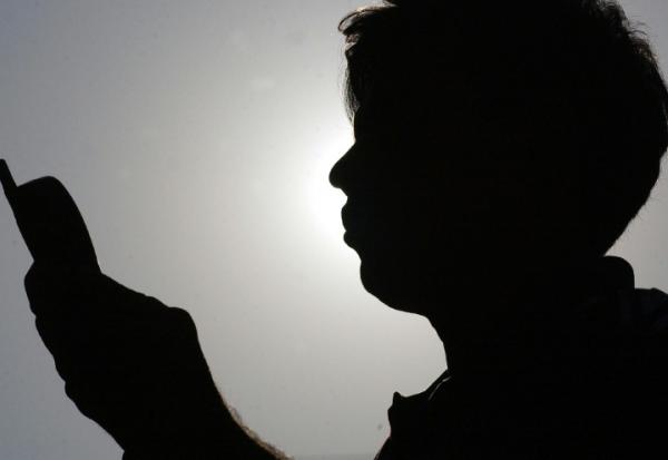 Pendant un mois à Washington, une trentaine de jeunes Américains ont troqué leur smartphone pour un téléphone basique à clapet et racontent leurs galères et leur joie de déconnecter