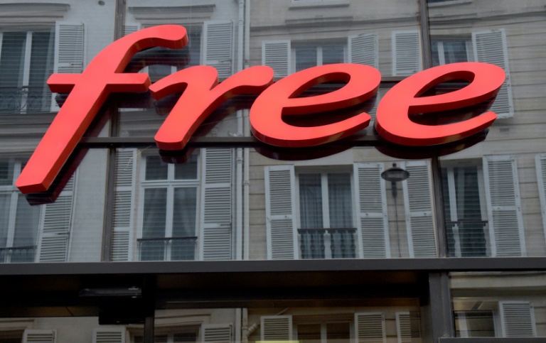 La Commission nationale de l'informatique et des libertés (Cnil) a infligé 27 millions d'euros d'amende à Free Mobile et 15 millions à Free après un vol massif de données de clients en 2024