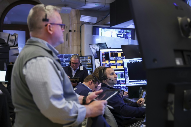 Des opérateurs à la Bourse de New York le 11 mai 2026