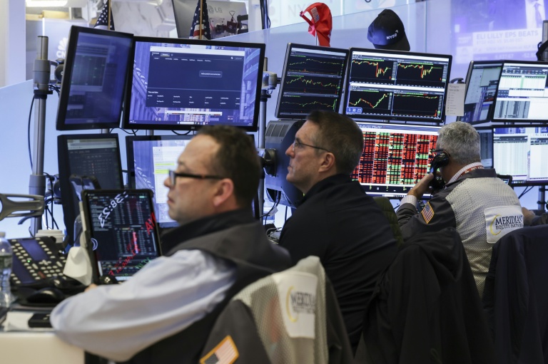 Des opérateurs à la Bourse de New York le 30 octobre 2025