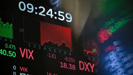 Un écran à la Bourse de New York, le 19 octobre 2026