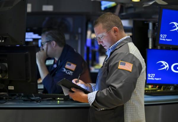 Des opérateurs à la Bourse de New York, le 4 août 2025