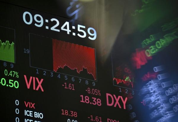 Un écran à la Bourse de New York, le 19 octobre 2026
