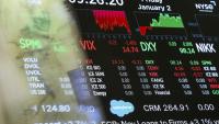 Un écran à la Bourse de New York, le 2 janvier 2026