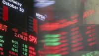 Un écran à la Bourse de New York, le 30 octobre 2025