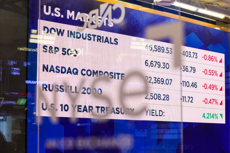 Un écran à la Bourse de New York le 18 mars 2026