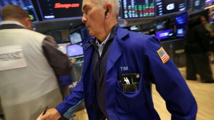 Un opérateur à la Bourse de New York, le 7 août 2025