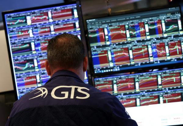 Un opérateur à la Bourse de New York, le 30 juin 2025