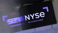 Le logo de la Bourse de New York le 30 octobre 2025