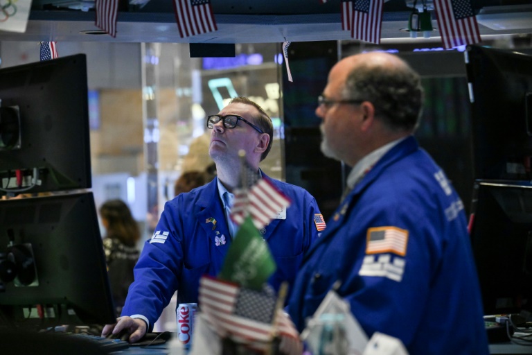 Des opérateurs à la Bourse de New York, le 30 mai 2025