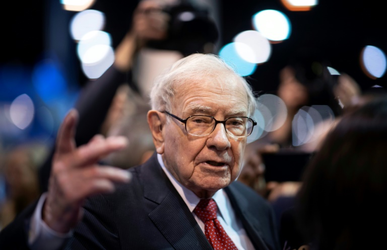Le milliardaire américain Warren Buffett, 96 ans, quitte la présidence du conseil d'administration de son conglomérat Berkshire Hathaway