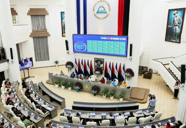 Photo publiée par l'Assemblée nationale du Nicaragua montrant les parlementaires assistant à un débat sur une réforme constitutionnelle proposée par le président Daniel Ortega à Managua, le 28 juillet 2026