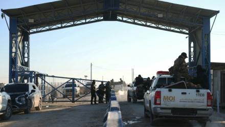 Les forces de sécurité syriennes entrent dans le camp d-al-Hol le 21 janvier 2026