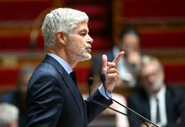 Le président des députés LR, Laurent Wauquiez, prononce un discours à l'Assemblée nationale, à Paris, le 8 septembre 2025