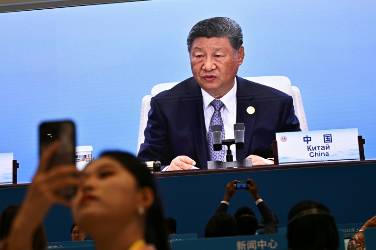 Le président chinois Xi Jinping lors d'une retransmission d'un sommet à Tianjin, le 1er septembre