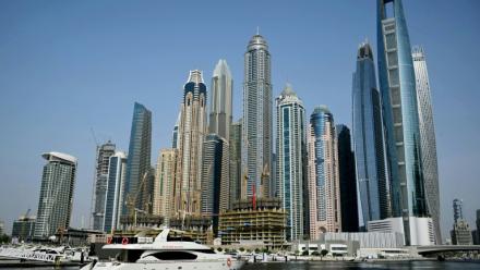 Un yacht dans la marina de Dubaï, le 6 août 2025 aux Emirats arabes unis