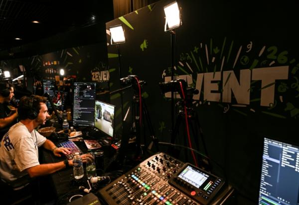 Un streameur participe au ZEvent, un événement caritatif de collecte de fonds organisé sur trois jours de diffusion en direct, à Montpellier, le 5 septembre 2026