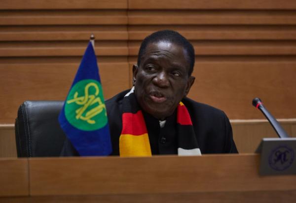 Le président du Zimbabwe, Emmerson Mnangagwa, lors du sommet extraordinaire de la Communauté de développement de l'Afrique australe (SADC), à Harare, le 31 janvier 2025
