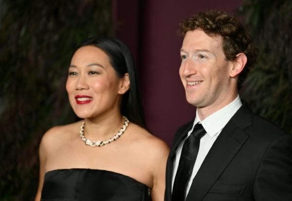 Le patron de Meta Mark Zuckerberg et son épouse médecin Priscilla Chan, le 29 octobre 2025 à New York