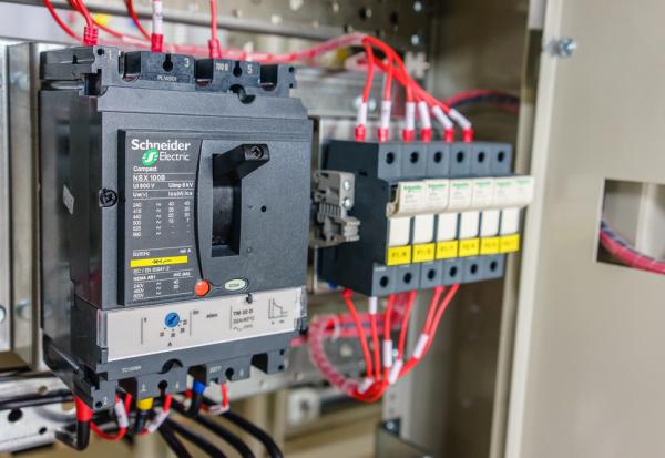 A suivre aujourd'hui... Schneider Electric