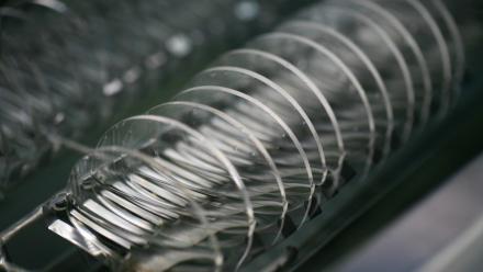 EssilorLuxottica deuxième plus forte baisse du CAC, l'intensification de la concurrence pèse