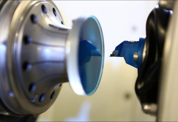 EssilorLuxottica poursuit sa montée au capital du japonais Nikon