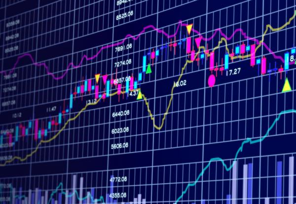 Le CAC 40 décroche de près de 3 %, Trump veut taxer les biens importés de l'UE de 50 %