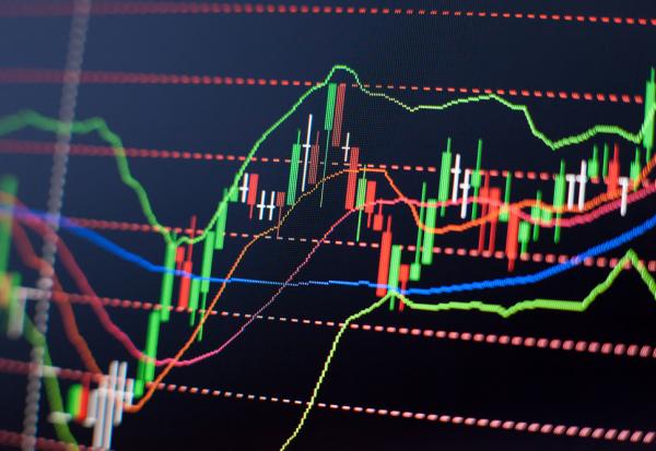 Le CAC 40 en net repli, pénalisé par les résultats d’entreprises