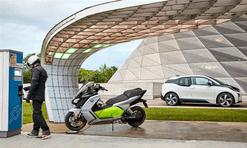 BMW creuse l'écart avec Mercedes-Benz dans l'électrique