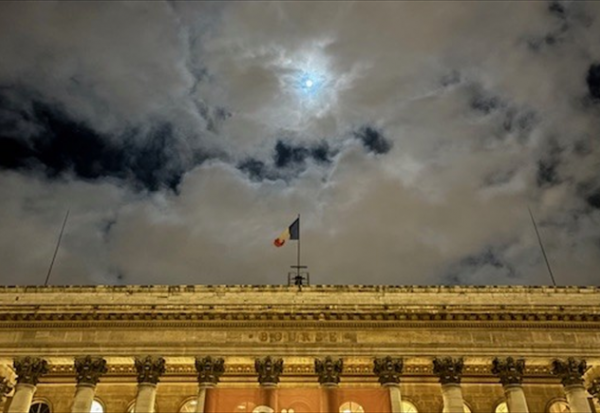 Clôture Paris : le CAC40 finalement stable