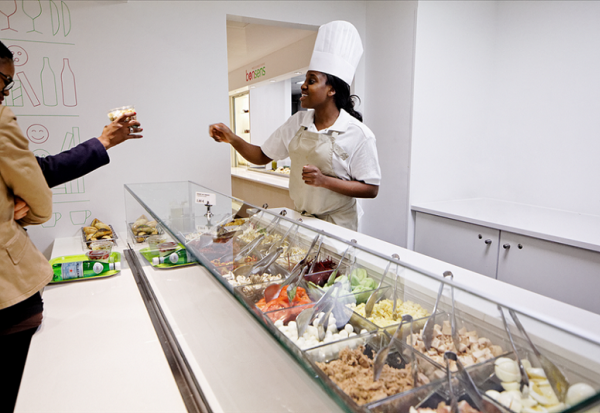 Elior retrouve un résultat net positif et propose la distribution de dividendes