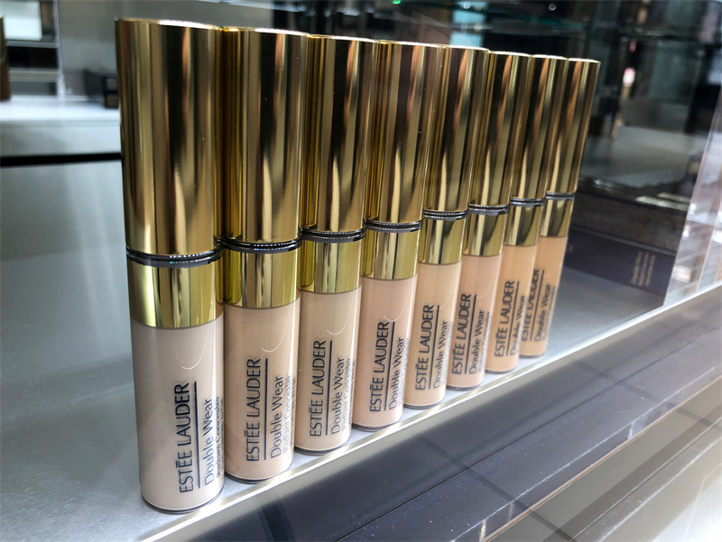 Estée Lauder bat le consensus sur son quatrième trimestre