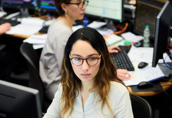 Mi-séance Paris : le CAC 40 progresse, le pétrole reperd un peu de terrain