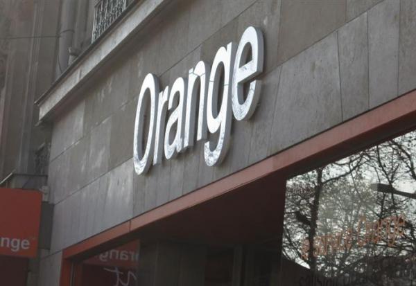 Orange et Telesat inaugurent la première gateway européenne Telesat Lightspeed en France
