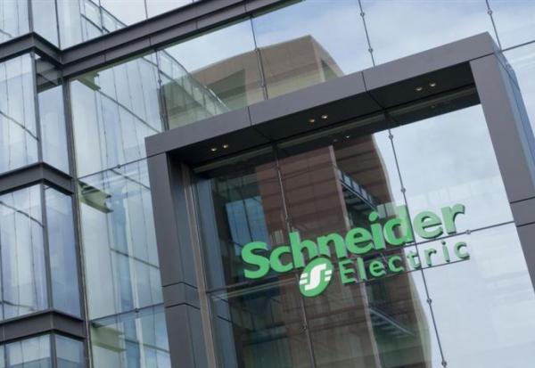 Schneider Electric prend la tête du CAC 40 soutenu par des avis d'analystes