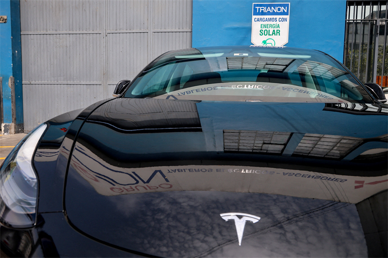 Tesla : ridiculement surévalué ?