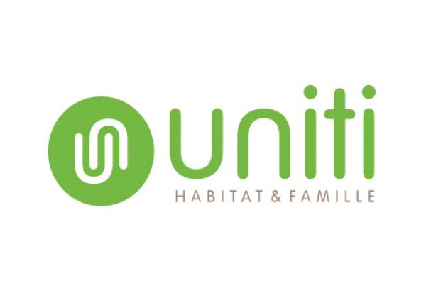 Uniti livre L'Agate à Etampes