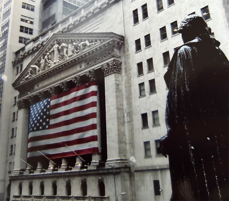 Wall Street : au sommet avec la poursuite du rallye de la tech et la chute du pétrole