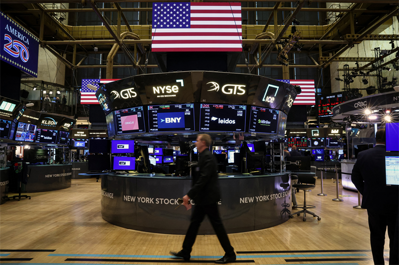 Wall Street consolide prudemment