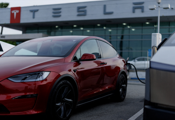 Wall Street décroche avec Tesla et Alphabet