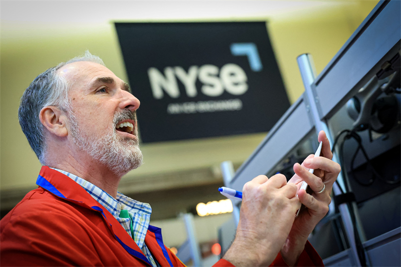 Wall Street : Dow Jones au sommet, Nasdaq en repli