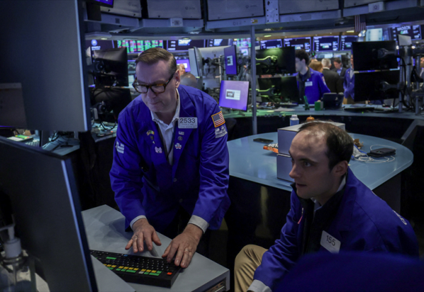 Wall Street incertain sur les sommets, avant la Fed et les 'Mag 7'