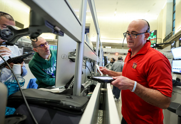 Wall Street : la nomination de Warsh à la tête de la Fed plonge les marchés dans le doute