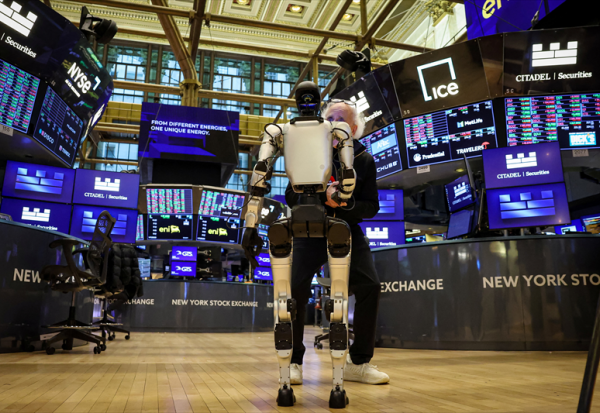 Wall Street : nouveau record du Dow Jones, consolidation pour le Nasdaq