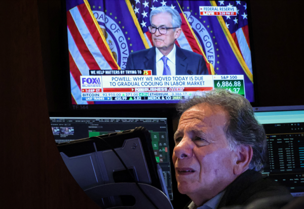 Wall Street : Oracle plombe le Nasdaq, mais le Dow Jones grimpe