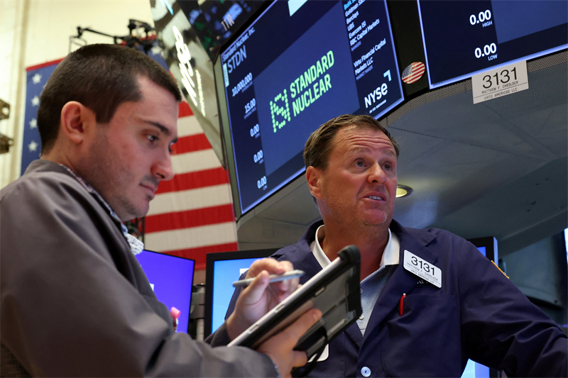 Wall Street proche de l'équilibre, Intel entouré