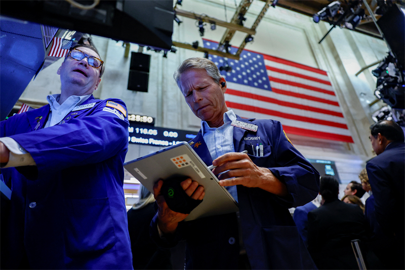 Wall Street retombe, Meta et Tesla peinent à convaincre