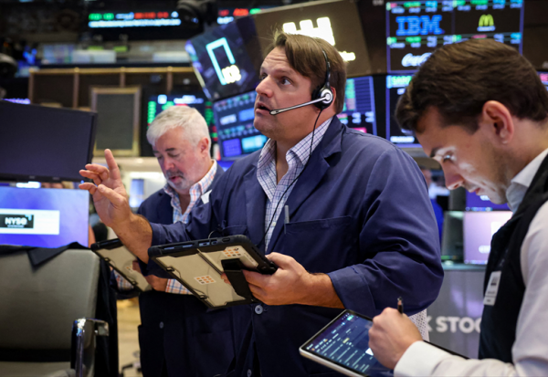 Wall Street sous pression, alors que la géopolitique et la Fed inquiètent